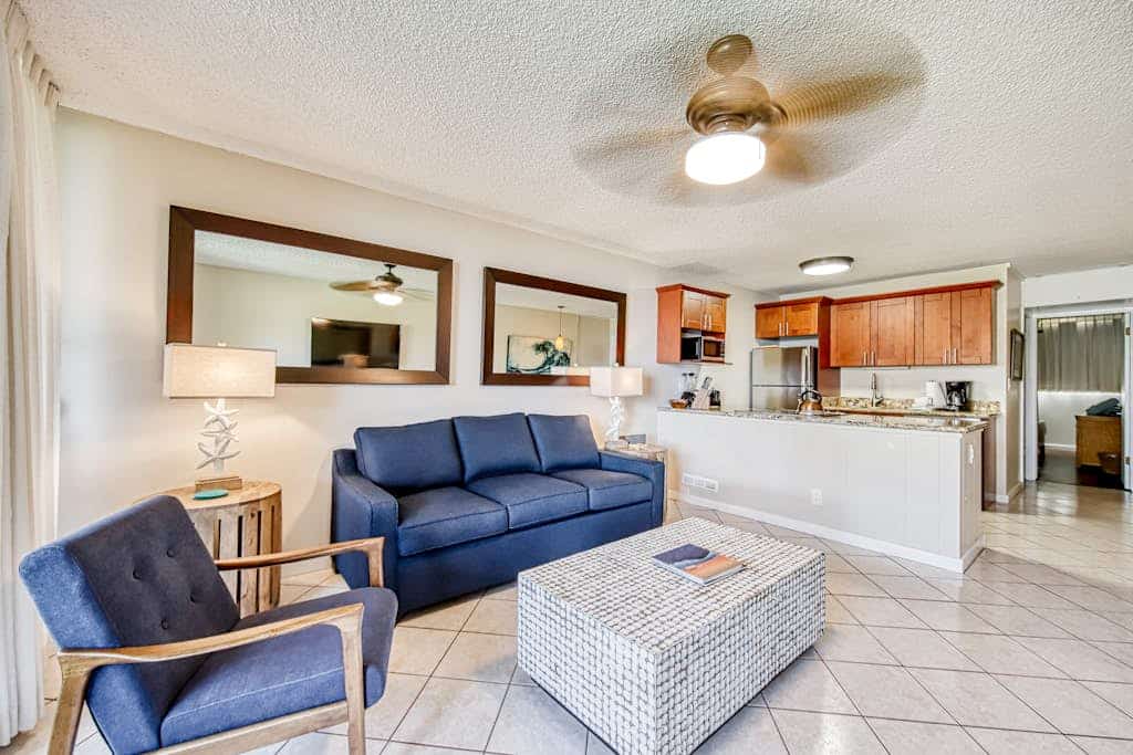 Stylish island condo with ocean view, lanai, shared pool - walk to the beach!