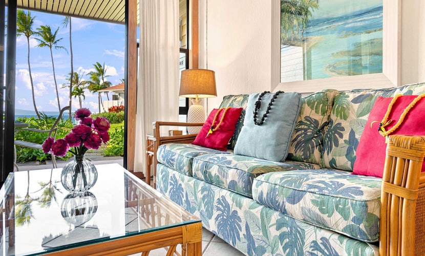 Ground-floor, tropical-themed condo with full Kitchen & furnished patio