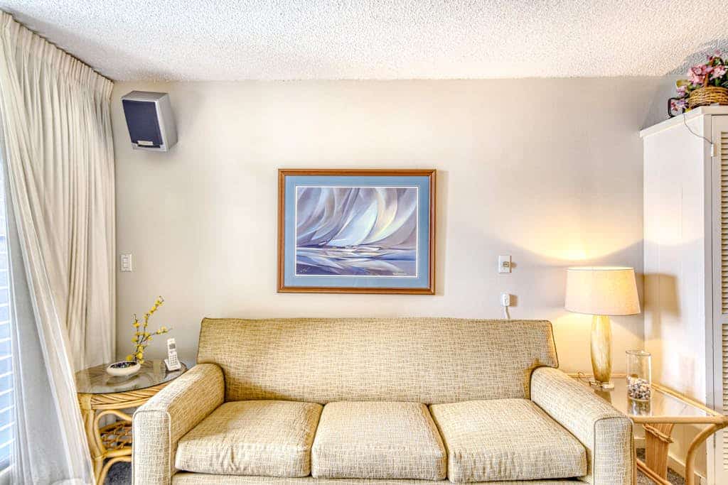 Oceanfront getaway with a furnished patio, fantastic views, & a pool