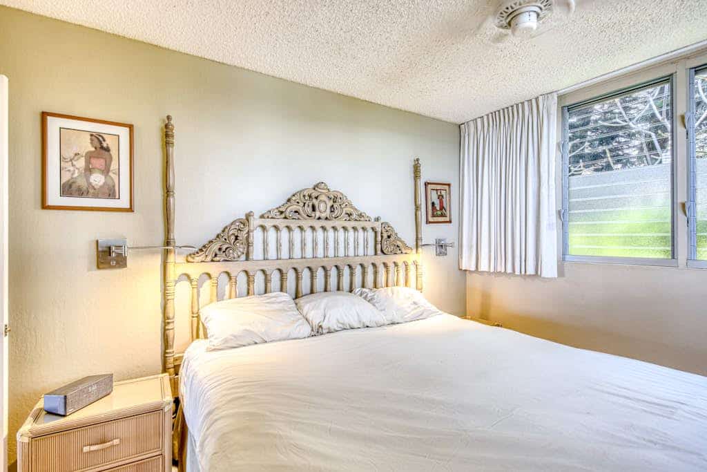 Lovely oceanfront oasis with pool, grills & patio