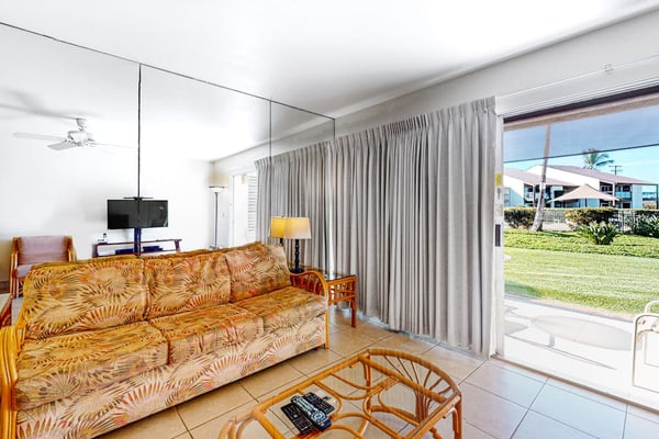 Hale Kamaole Condo w/Private Washer/Dryer, Shared Pool, Free WiFi