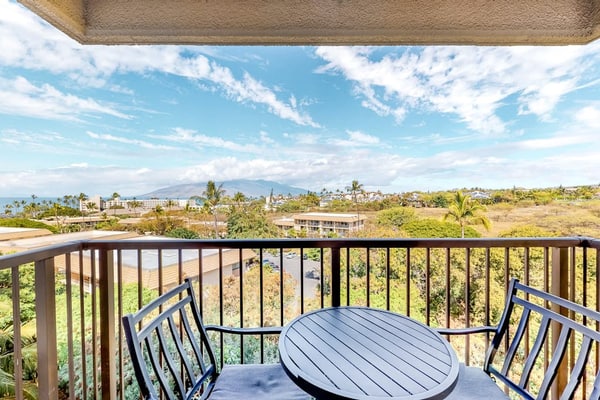 Kihei Akahi Condo with A/C, Pool, Private W/D-Great Location