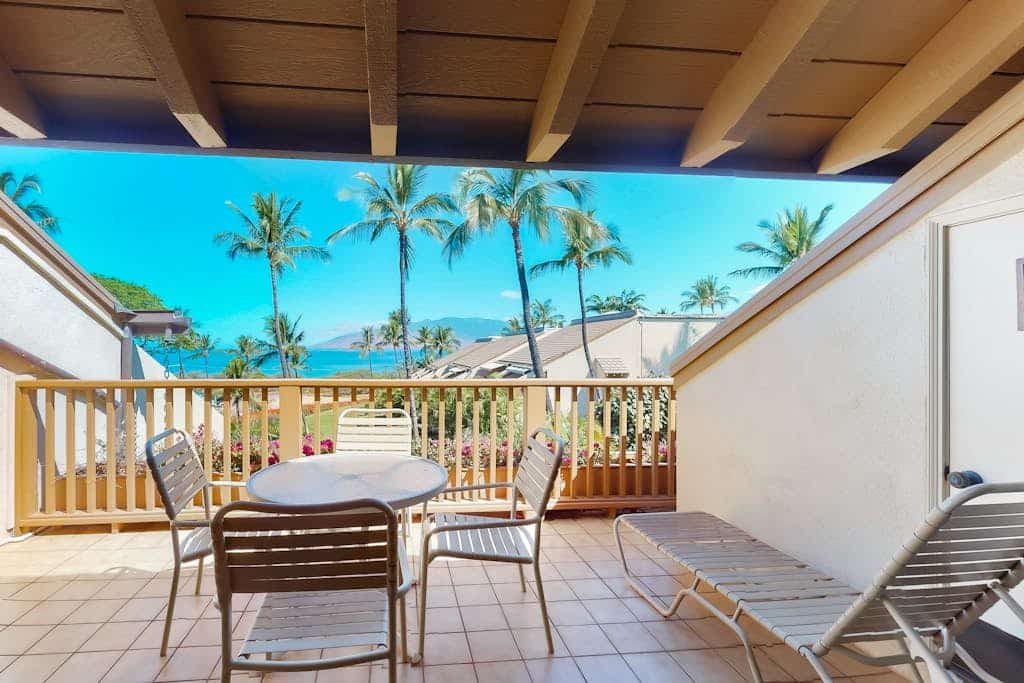 Ocean-view condo on top floor with lagoon pool, hot tub, AC, W/D, great location