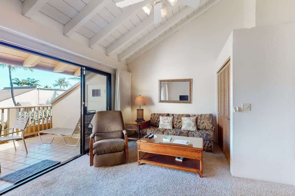 Ocean-view condo on top floor with lagoon pool, hot tub, AC, W/D, great location