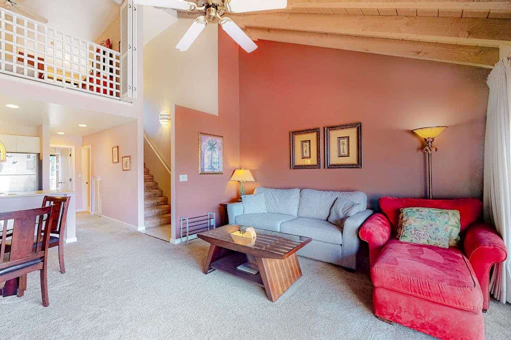 Snorkel, surf & swim condo with lagoon pool, hot tub & easy beach access