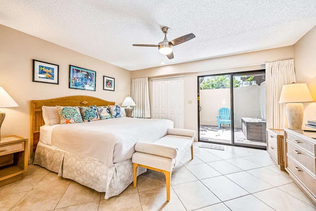 Tropical condo & ground-floor lanai with pools & hot tub - snorkel, surf, swim