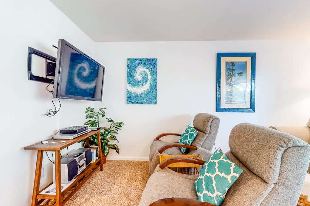 August Sale! - Amazing escape with lagoon pool, hot tub, tennis, AC & great location
