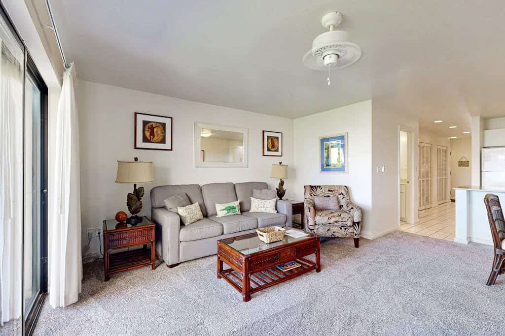 Luxury escape with AC, pools & hot tub - close to beaches