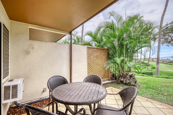 Ocean-view hideaway with pools, hot tub, tennis & grill - beaches await
