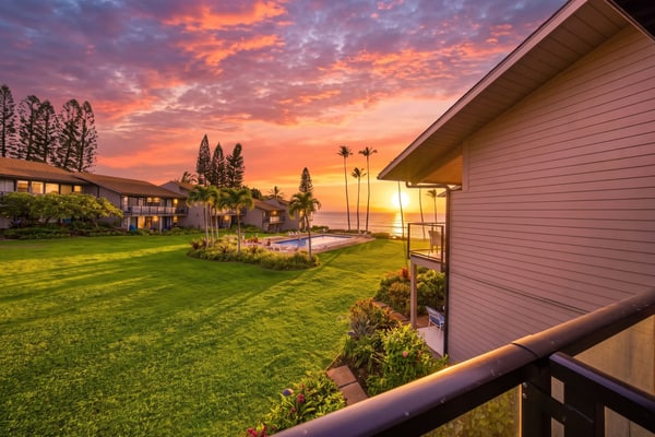 Island dwelling near the beach with pool, grills, & high-speed WiFi