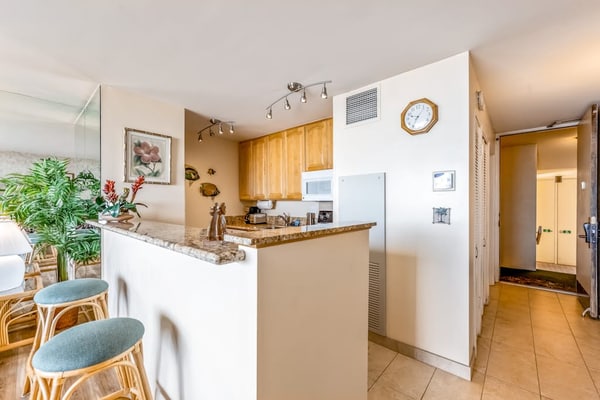 Sugar Beach Resort Condo w/ Ocean View, Shared Grill-Swim, Surf, and More