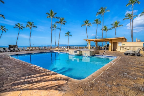 Sugar Beach Resort Condo w/ Shared Grill, Free WiFi-Near Everything