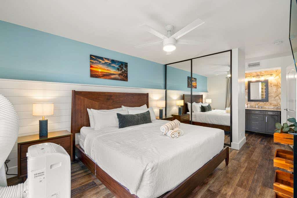 Dreamy Lahaina gem with ocean views, lanai, shared pool, & high-speed Wi-Fi