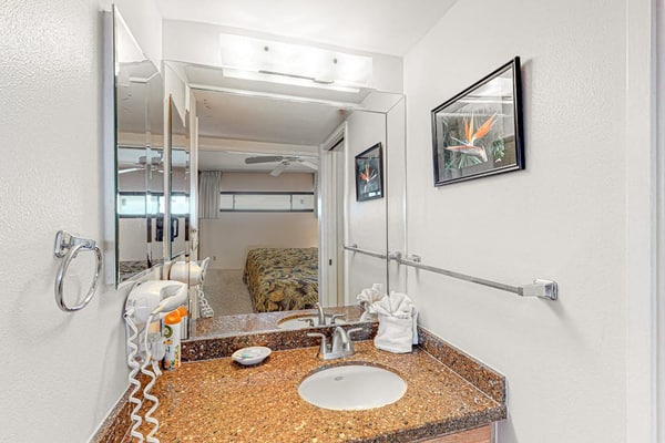 Sugar Beach Resort Condo w/ A/C, Free WiFi-Near Everything