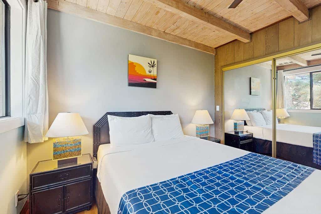 Second-Floor Oceanfront Condo w/Private Balcony, Free WiFi, Shared Pool & Grills
