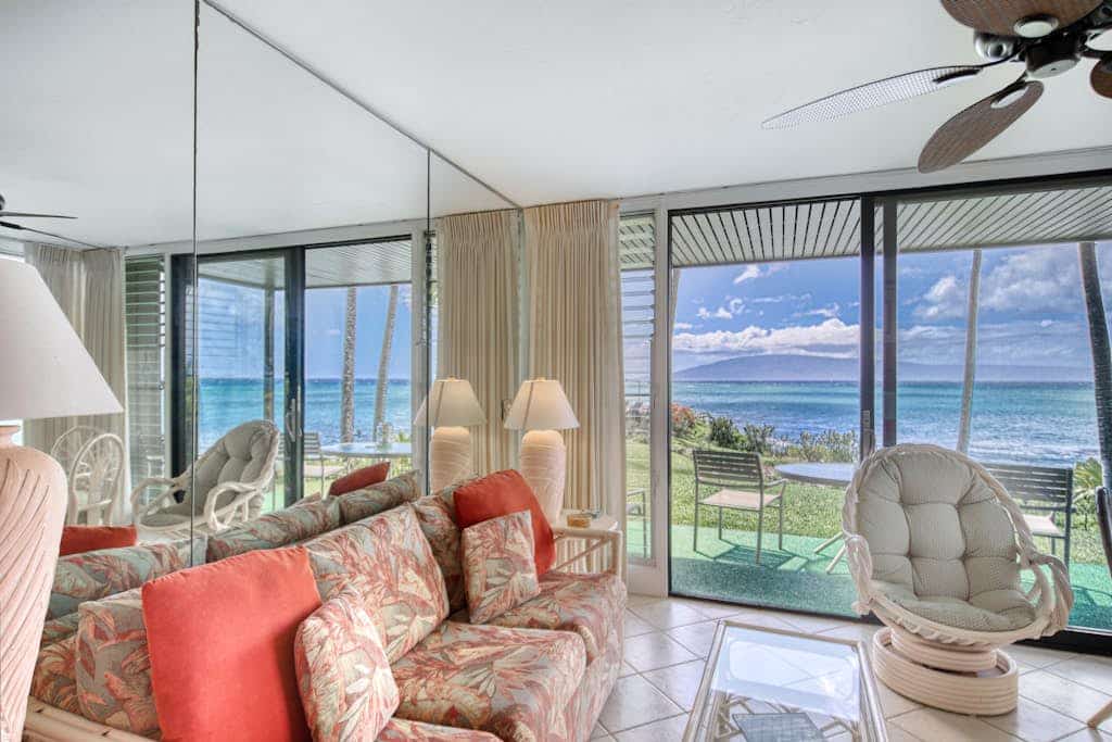 Oceanfront, Ground-Floor Condo w/ Spectacular Ocean View, WiFi & Shared Pool