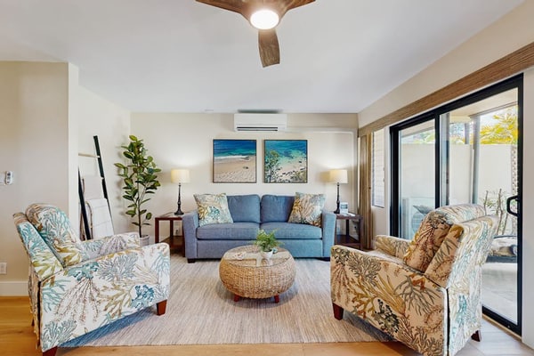 Relaxing condo with outdoor pool, hot tub & high-speed WiFi