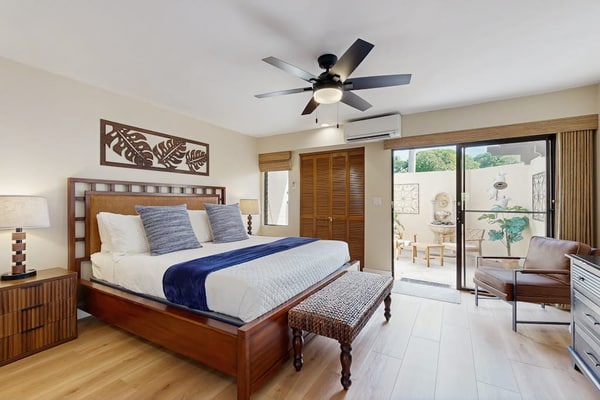 Relaxing condo with outdoor pool, hot tub & high-speed WiFi