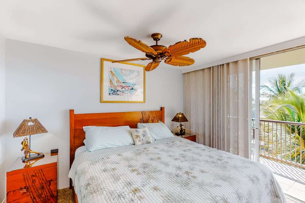 Resort condo steps from the beach with pool, gym & lanai
