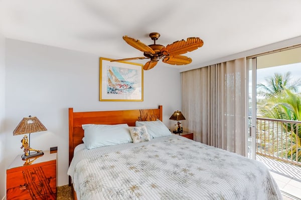 Resort condo steps from the beach with pool, gym & lanai
