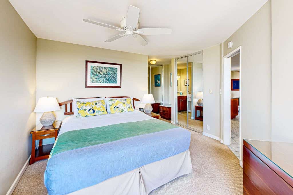 Magnificent ocean-view condo with golf, pool, balcony, & grilling area