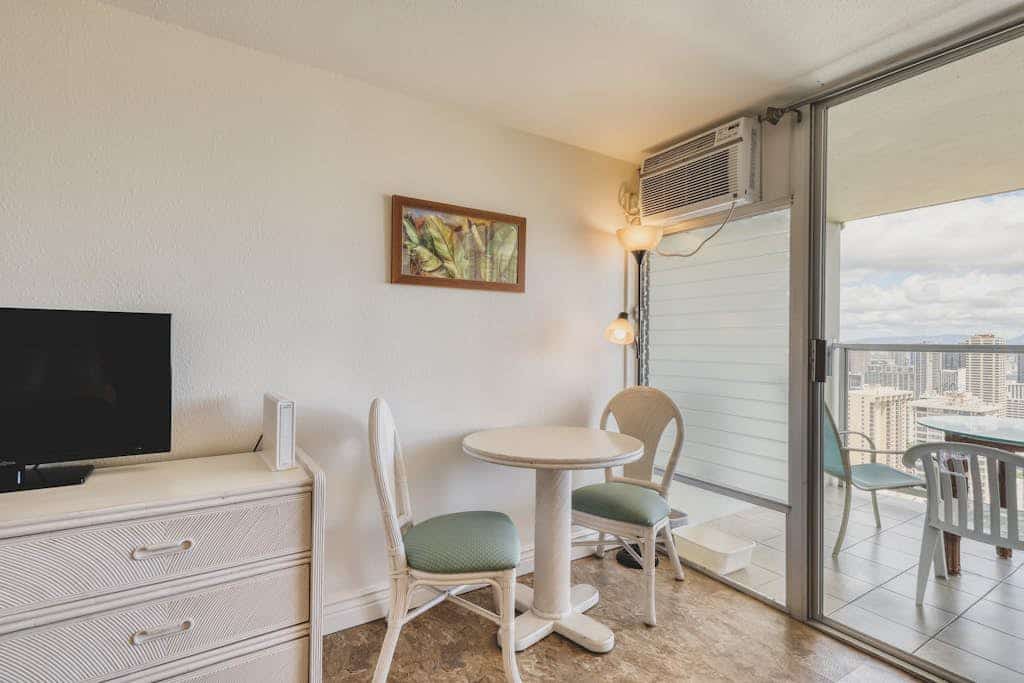 Cozy condo with pool, hot tub, & sauna - private lanai, ocean views