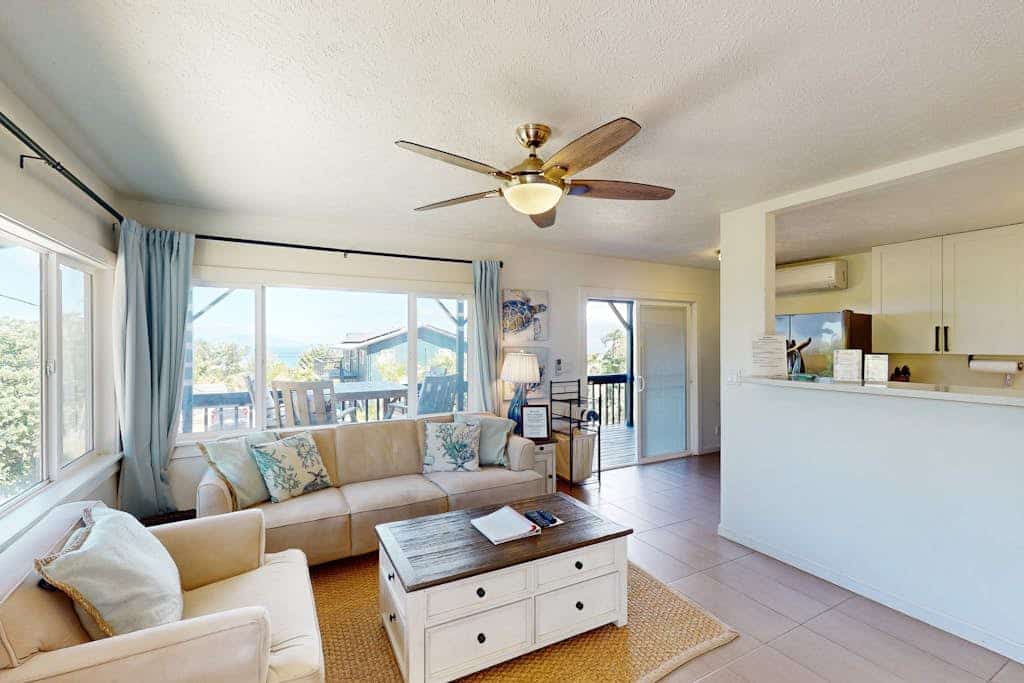 Remodeled cottage with AC, ocean views, yard & lanai - near beach, golf & dining