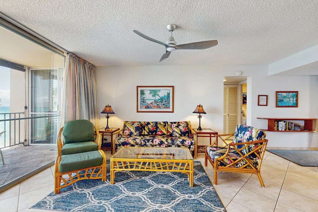 Oceanfront condo with ocean views, balcony, pool