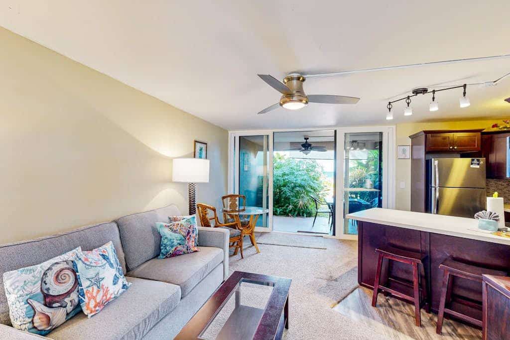 Updated Hale Ono Loa condo with ocean-view lanai and pool