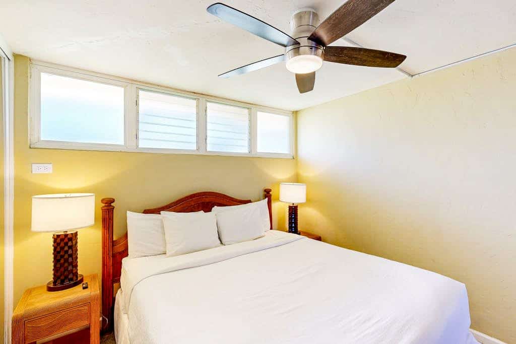 Updated Hale Ono Loa condo with ocean-view lanai and pool