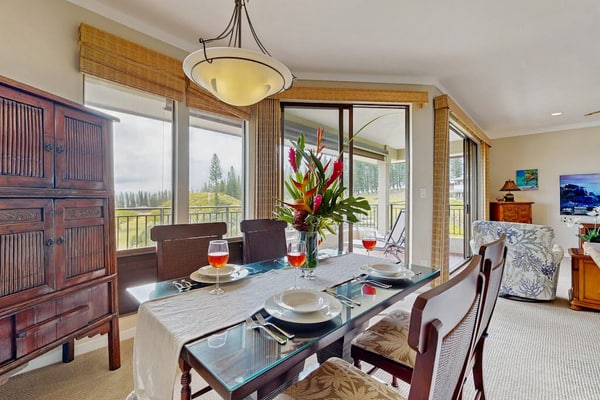 Golf Course Front Condo Near the Beach W/ Shared Pool, Balcony & WiFi