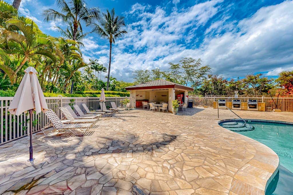 Maui Banyan H404