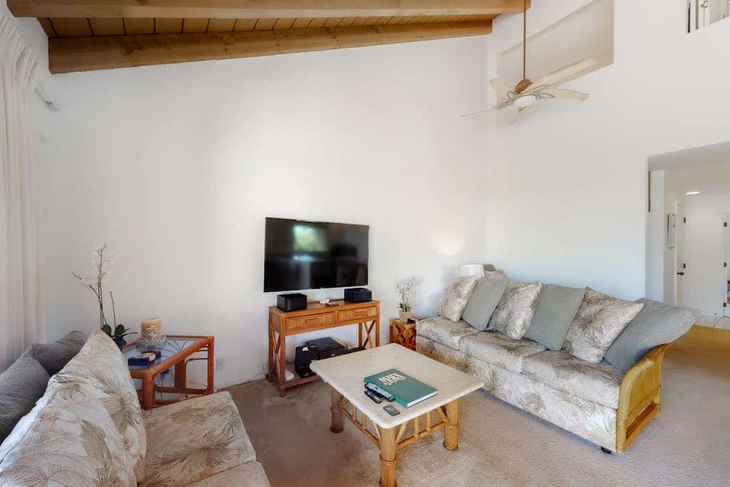 Tropical-view escape with pools, hot tub, tennis, AC, W/D - beaches await