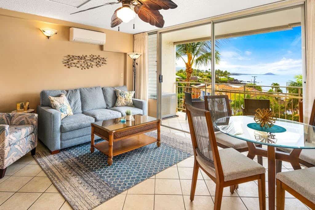 Charming ocean-view condo with spacious lanai & pool