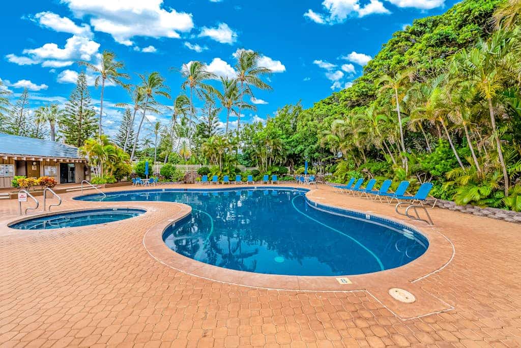 Cozy island getaway with access to pool, hot tub, & private washer/dryer