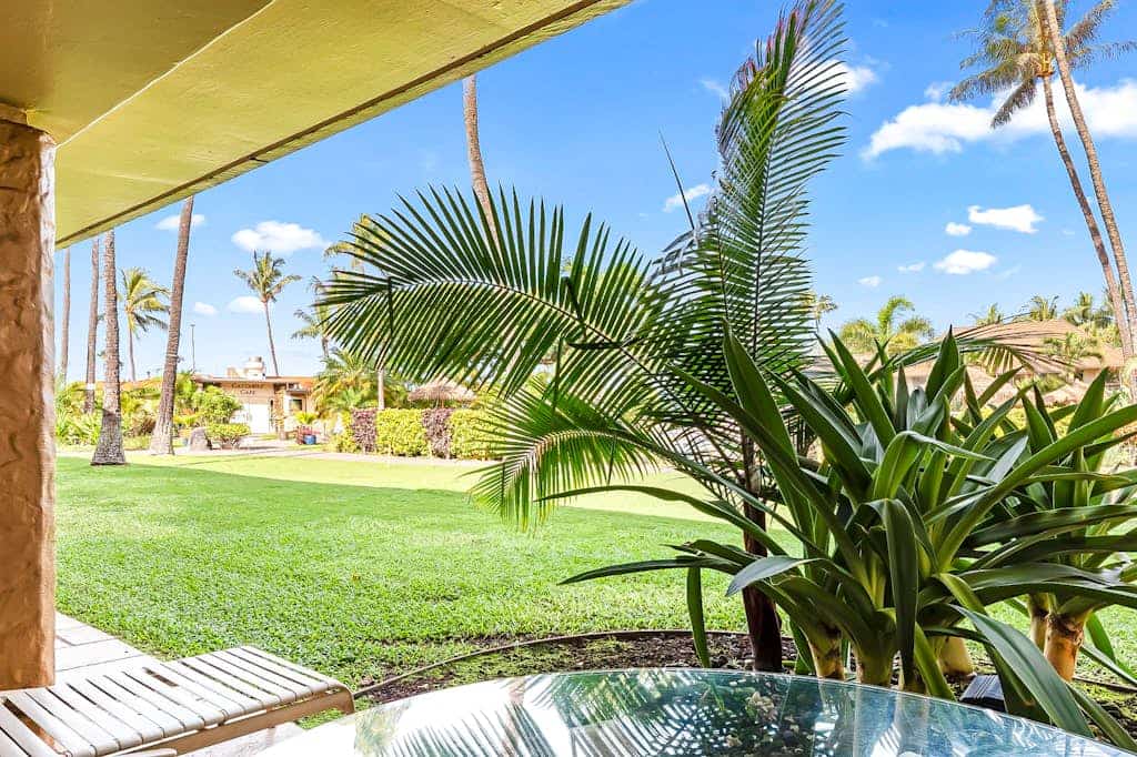 Ground Floor Condo with Shared Pool & Hot Tub, & WiFi- Great Location