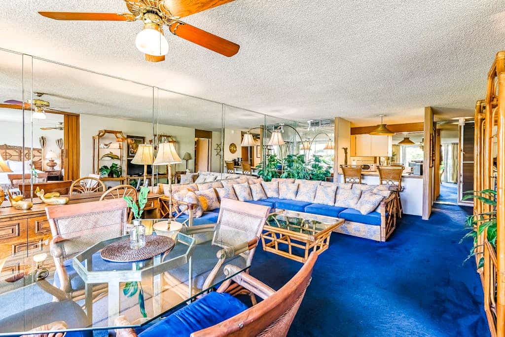 Ground Floor Condo with Shared Pool & Hot Tub, & WiFi- Great Location