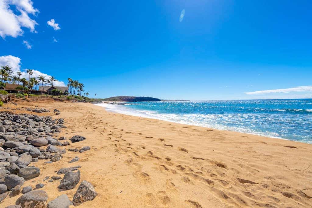 Secluded Corner Condo w/Nature Views, Wrap-Around Lanai, Free WiFi, Shared Pool