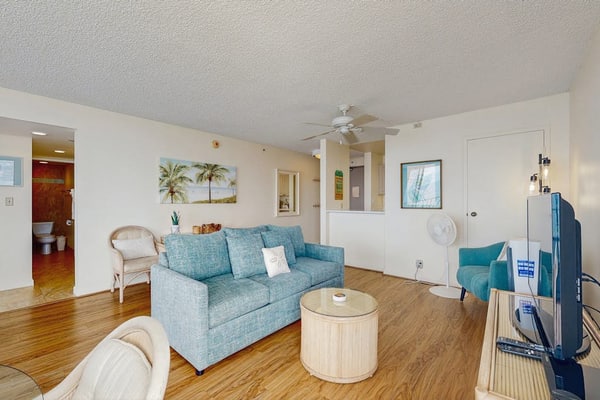 Peaceful oceanfront condo with pool, washer/dryer, balcony, & gas grill