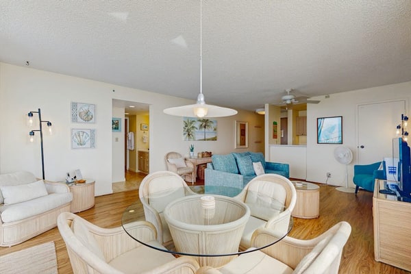 Peaceful oceanfront condo with pool, washer/dryer, balcony, & gas grill