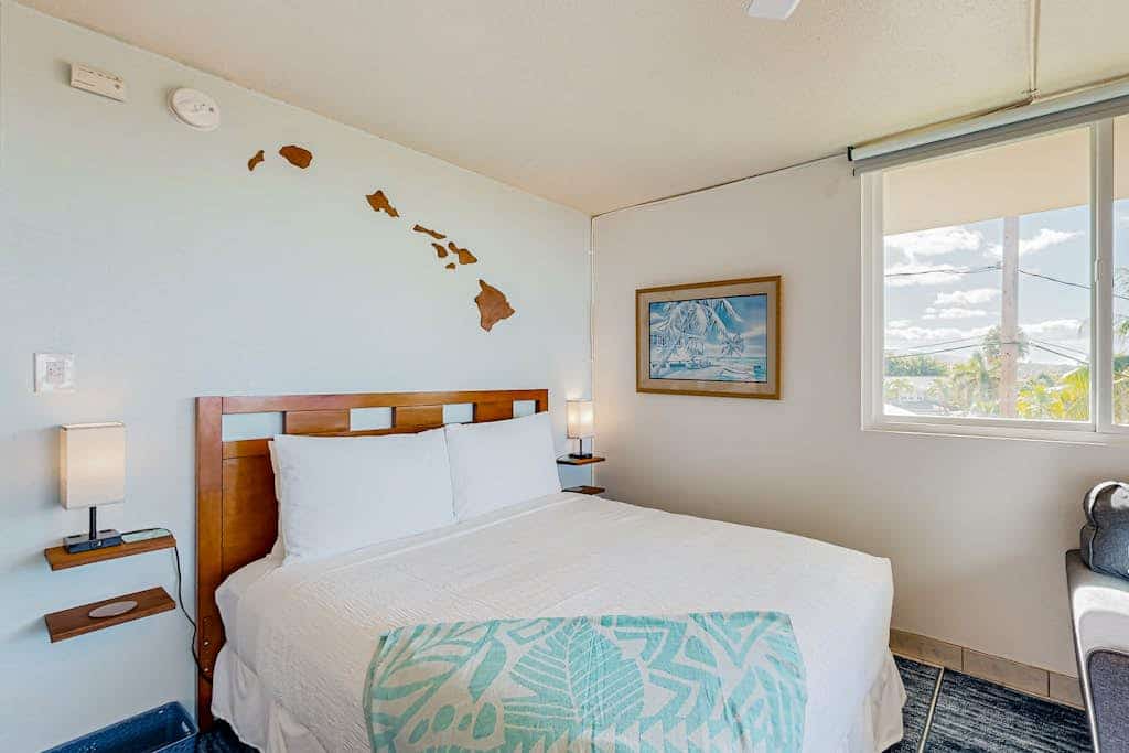 2nd-floor condo with Amazing Ocean Views, private lanai, & updated interior