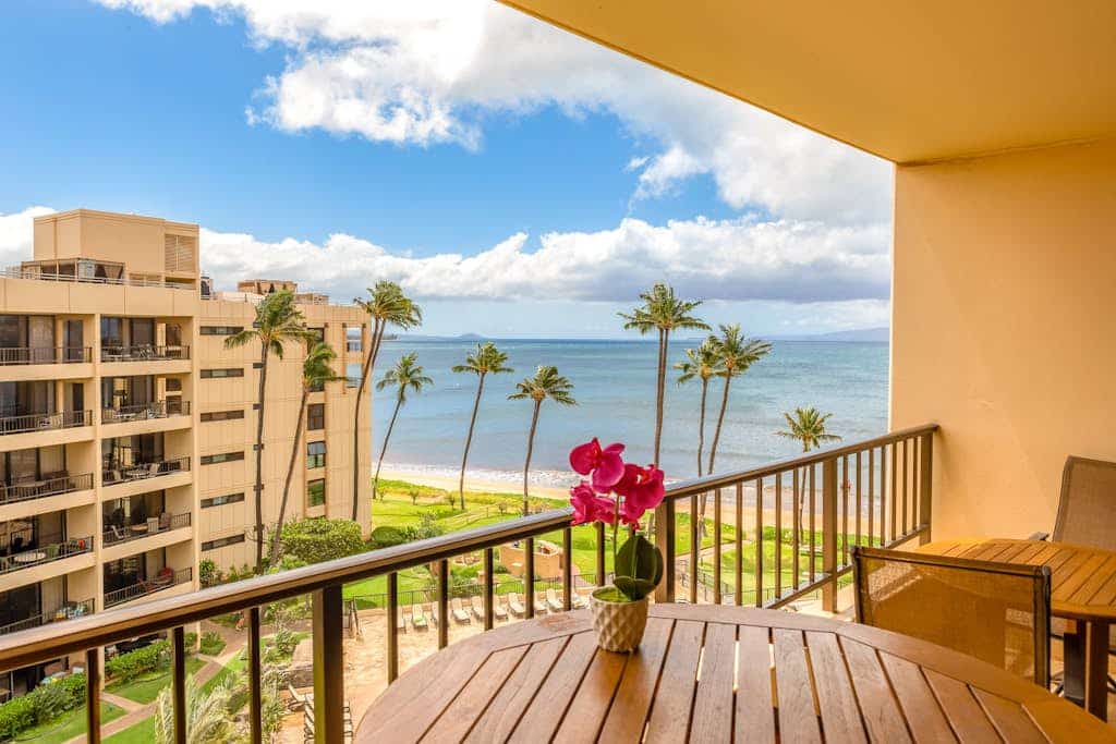 Beautiful penthouse suite with stunning ocean view, pool, hot tub & beach access