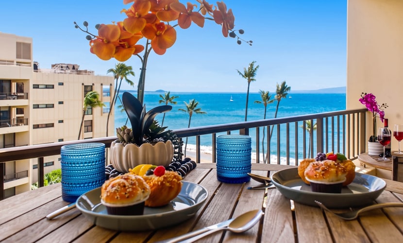 Beautiful penthouse suite with stunning ocean view, pool, hot tub & beach access