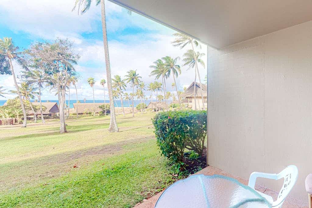 Ocean View, Ground-Floor Condo w/ Lanai, WiFi, Shared Pool - Walk to Beach