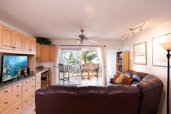 Amazing waterfront condo with ocean views, shared pool, balcony, & grill