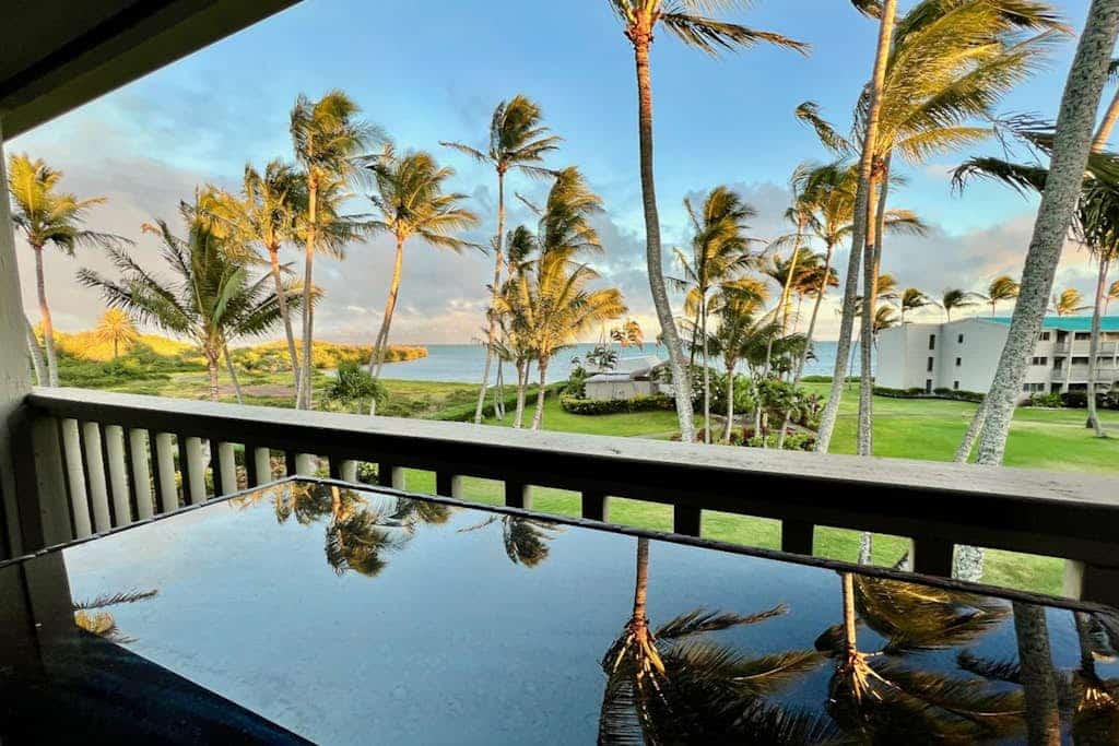 Ocean view condo with shaded lana'i, WiFi & shared pool, tennis, grills, cabana