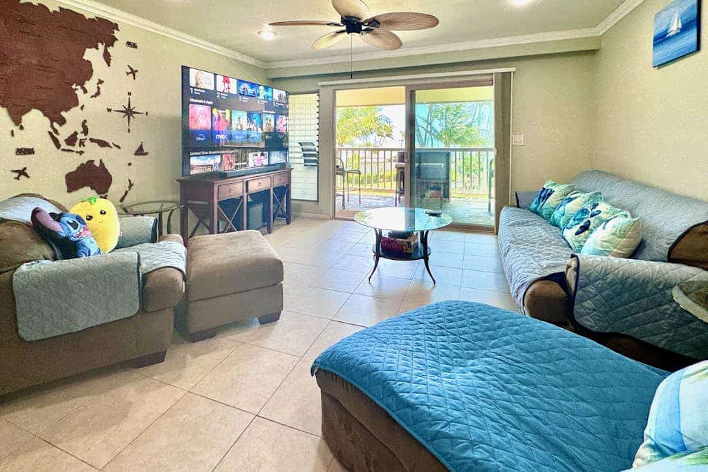 Ocean view condo with shaded lana'i, WiFi & shared pool, tennis, grills, cabana