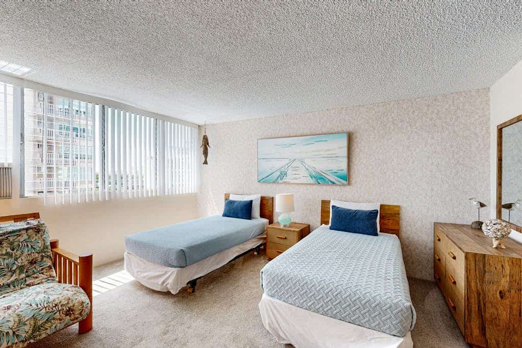 Comfortable studio condo located steps from the beach and the best of Waikiki