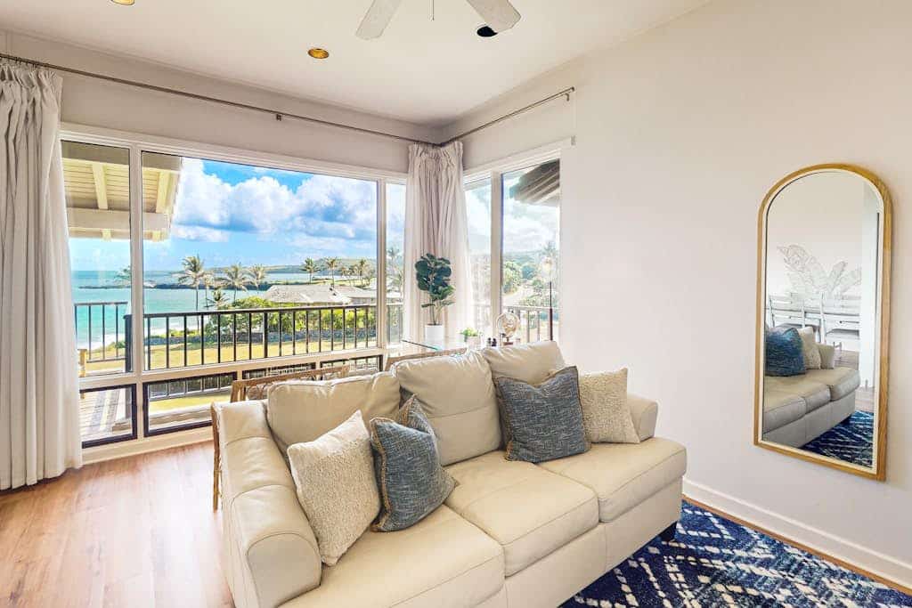Gorgeous condo with incredible views, private lanai & grill, in amazing location