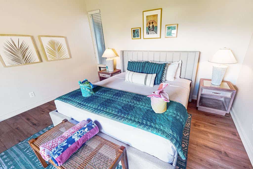 Gorgeous condo with incredible views, private lanai & grill, in amazing location